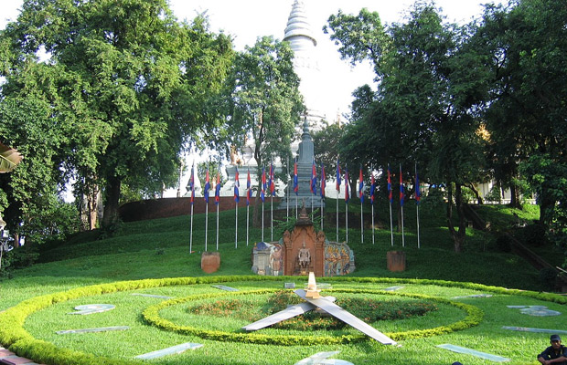 Wat Phnom, Phnom Penh